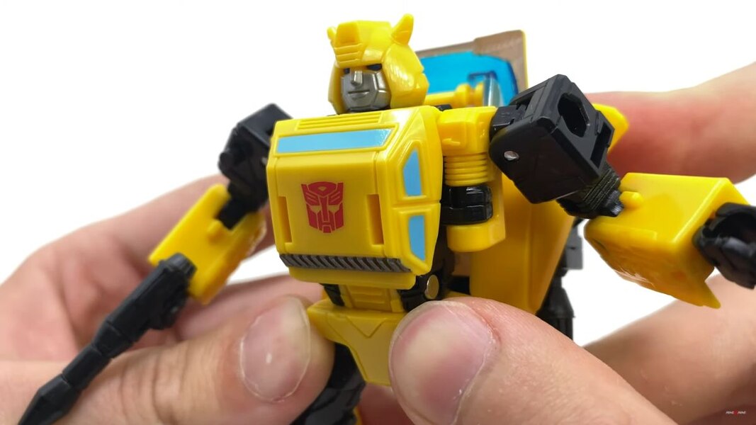 Transformers War For Cybertron Buzzworthy Origin Bumblebee  (30 of 54)